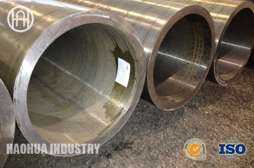 Large diameter alloy seamless steel pipe for hydraulic pilla
